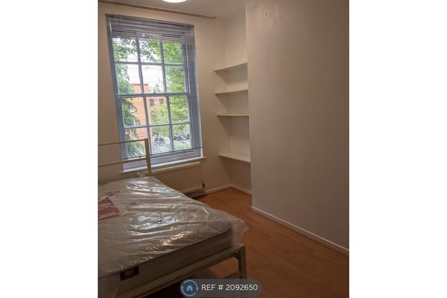 Thumbnail Room to rent in Laleham House, London