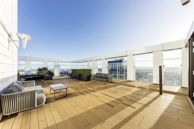 Flat for sale in Tidemill Square, London