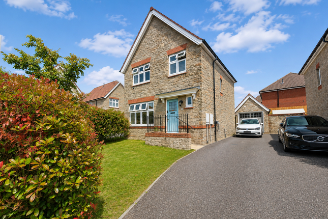 3-bed house on 27, Rookabear Avenue, Barnstaple, £370,000