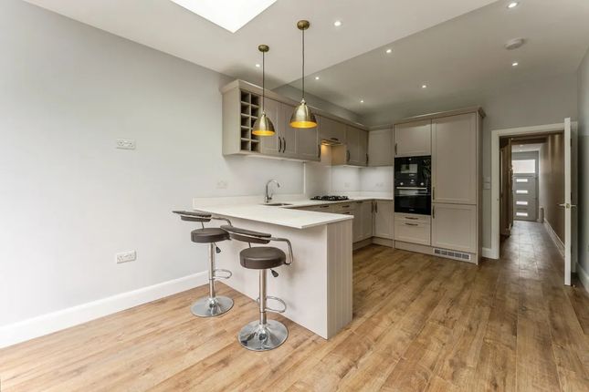 42, Squires Lane, London photo 3