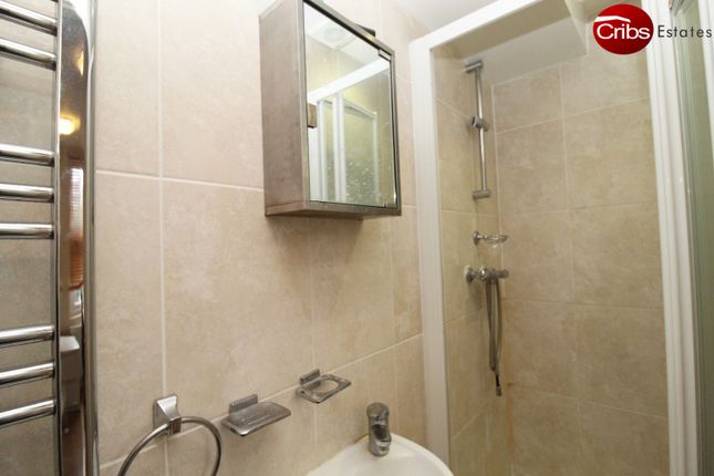 3 Balfour Road, London photo 5
