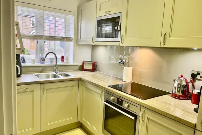 Willow Place, Horsham photo 4