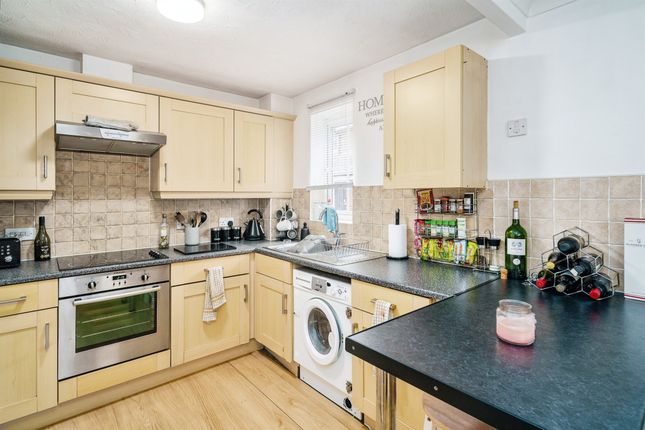 Flat for sale in The Granary, Stanstead Abbotts, Ware