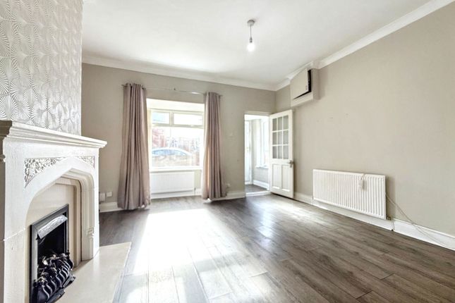 6, Beach Grove, Peterlee photo 3