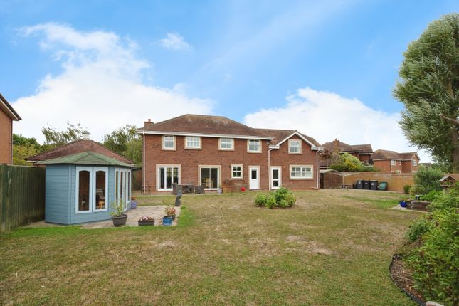 33, Spinnaker Grange, Hampshire photo 3
