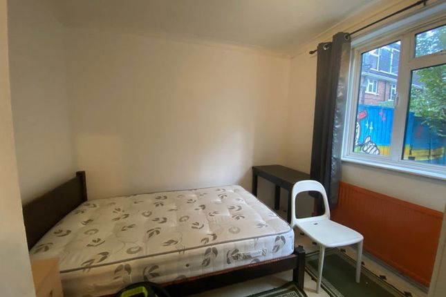 Lindley Street, London photo 3