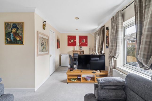 40a, Oak End Way, Gerrards Cross photo 4