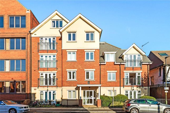 Flat for sale in Compton Road, Wimbledon, London