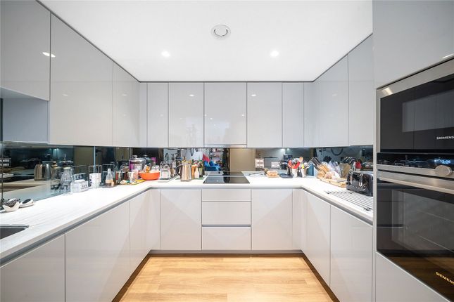 Flat 5, 4, Singer Mews, London photo 3