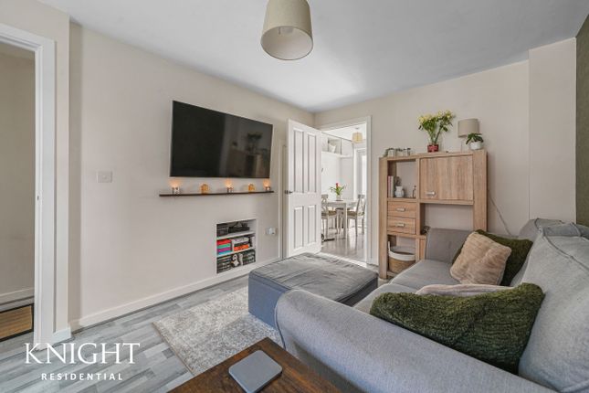 34, Martin Hunt Drive, Colchester photo 3