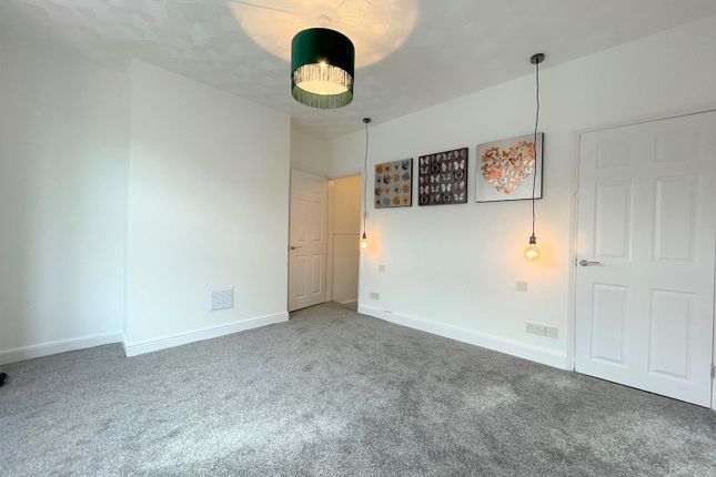 77, Hoxton Road, Scarborough photo 2