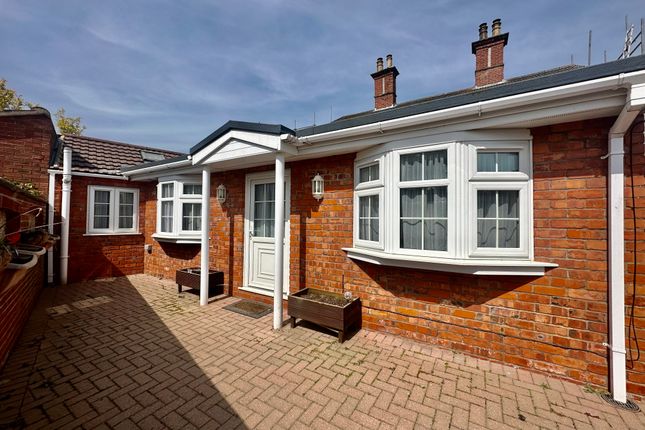 Bungalow to rent in Old Chapel Lane, Burgh Le Marsh, Skegness