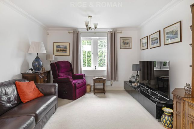 Flat 11 Cobham Grange, Between Streets, Cobham photo 3