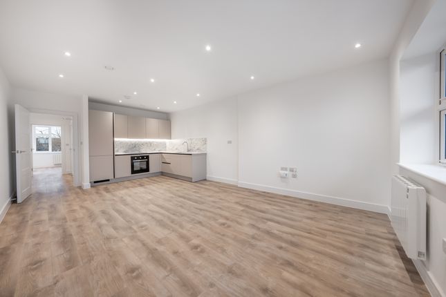 Flat 5, Milford Court, Gale Street, Dagenham photo 4
