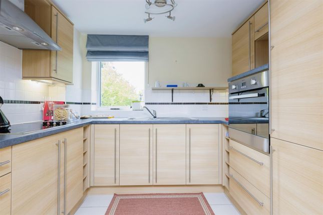 Flat for sale in Glenhills Court, Little Glen Road, Glen Parva, Leicester