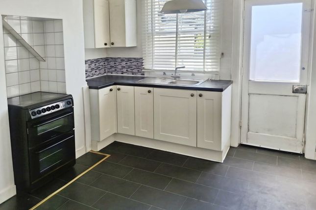 38, Ashford Square, East Sussex photo 2
