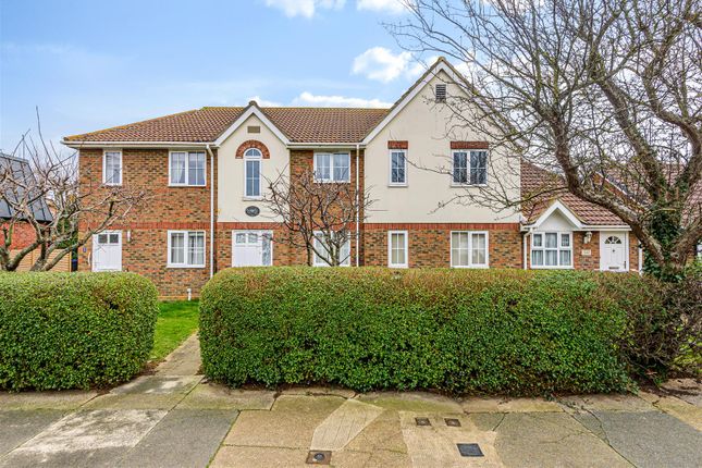 2-bed flat on Pier Avenue, Whitstable, £1,150/mo