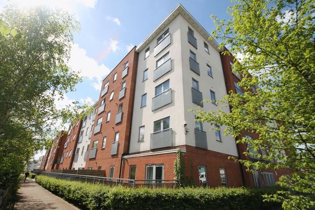 2 bed flat for sale in Harborough House, Taywood Road, Northolt UB5