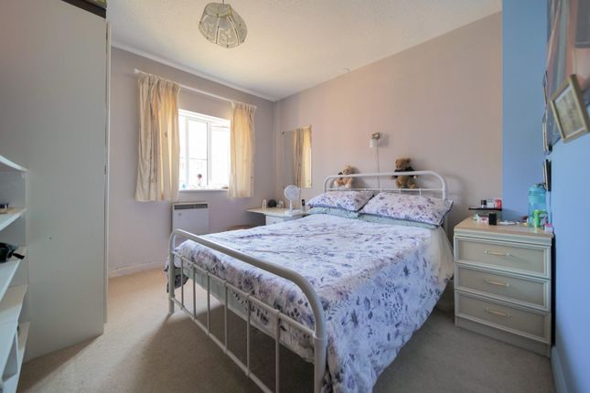 Flat 34, Wharf Court, Spa Road, Melksham photo 4