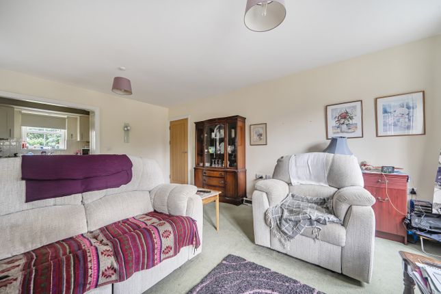 1, Reris Grange Close, Godalming photo 5