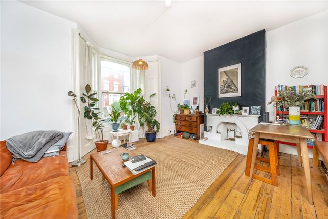102b, Graham Road, London photo 2