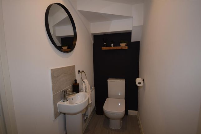 4, Kestrel Close, Northampton photo 5