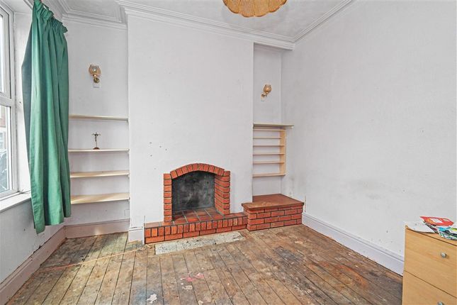 11, Edward Street, SALE photo 4