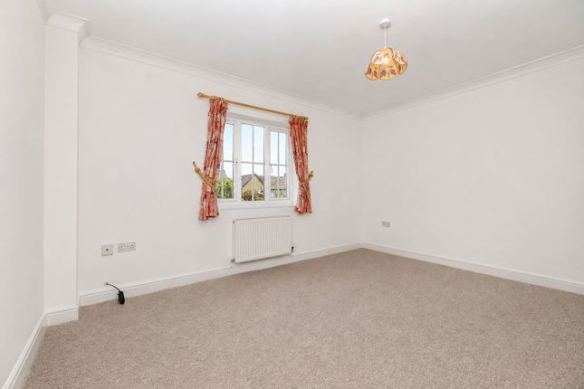 98, Headlands, Huntingdon photo 4