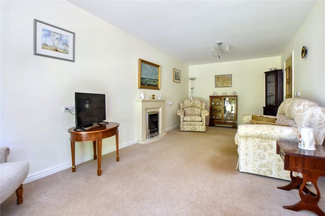 Flat 2, Ellisfields Court,, Mount Street, Somerset photo 3