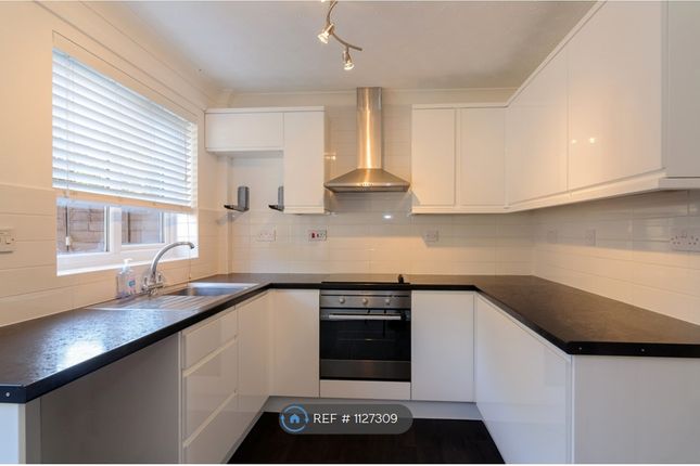 Azalea Court, Yaxley, Peterborough photo 5
