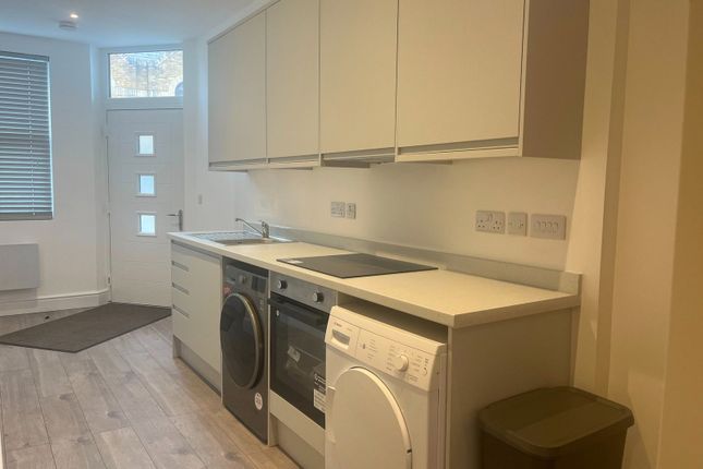 Alpha House, 190,Flat 6A, High Street, Egham photo 2