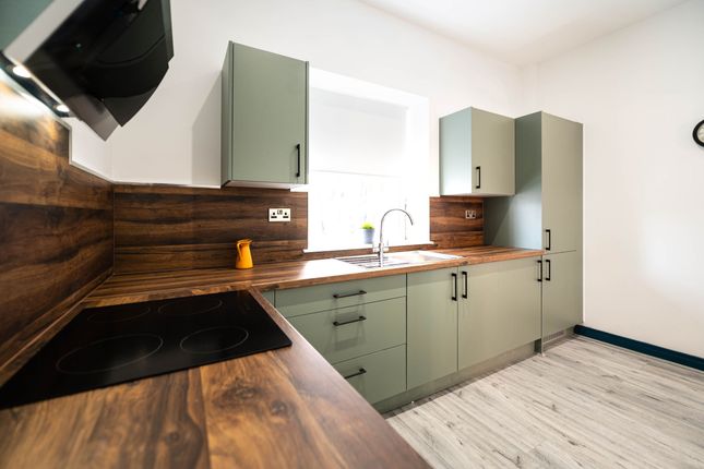 Flat 4, 8 Warrington Street, Ashton-under-Lyne photo 4
