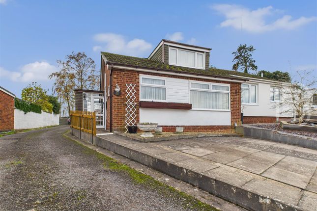 3-bed semi-detached on 46, Evans Road, Rugby, £240,000