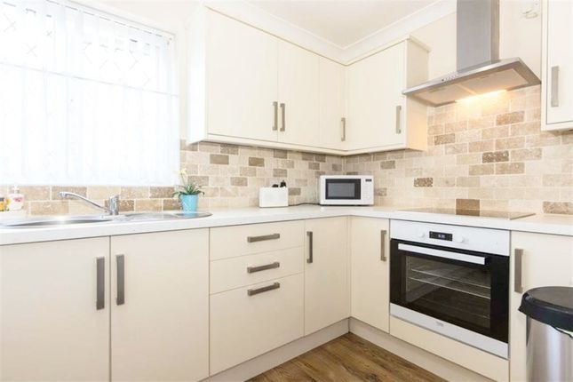 Thumbnail Flat for sale in Hindon Walk, Scunthorpe