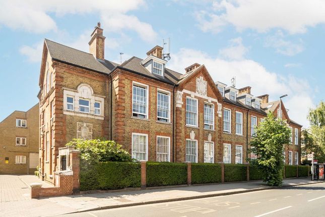 Thumbnail Flat to rent in Garratt Lane, Earlsfield