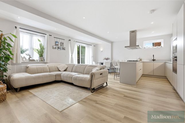 Flat 1 Leverton House, 47, West Grove, Woodford Green photo 2