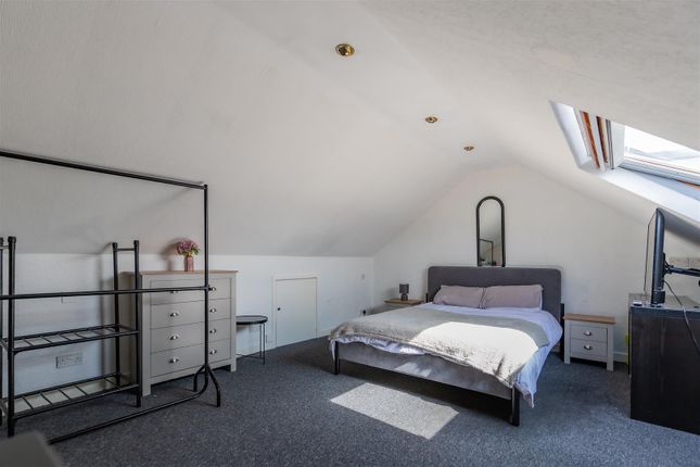 24, Stallcourt Avenue, Cardiff photo 4