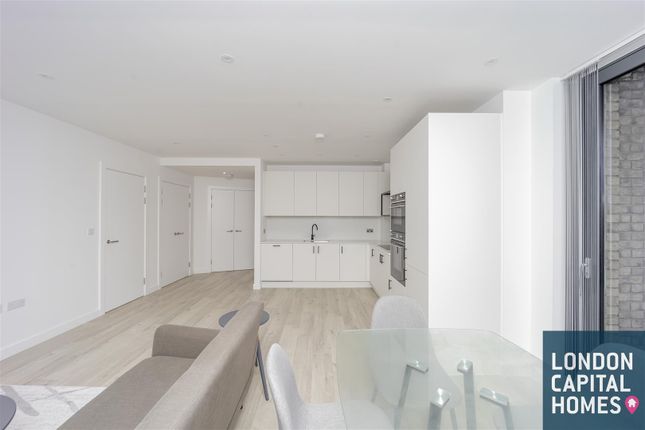 197, Willowbrook House, Coster Avenue, London photo 4