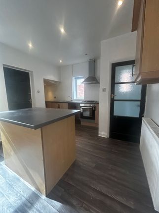 276 Alder Street, Huddersfield photo 2