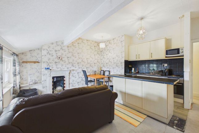 Flat 6, 23 St. Hildas Terrace, Whitby photo 3