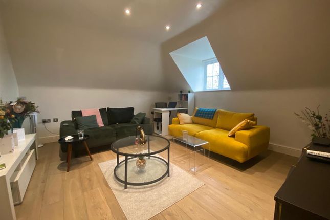 Blueberry Court, 237,Flat 7, Hale Lane, Edgware photo 2