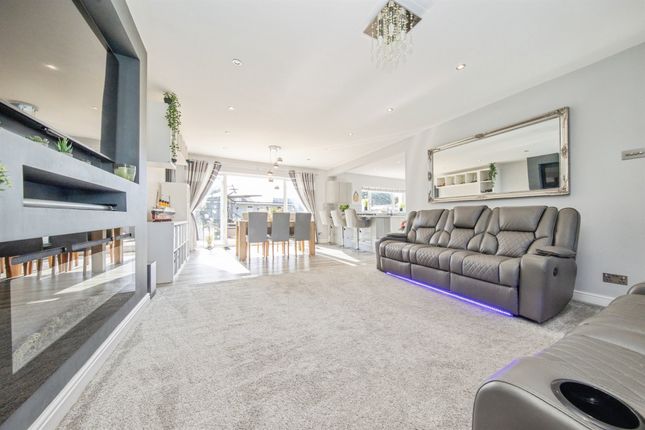 3, Richmond Drive, CLACTON-ON-SEA photo 2