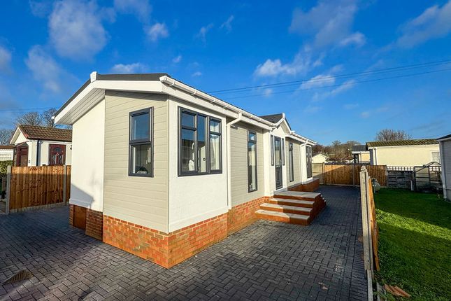 2-bed caravan on 3 Kay Avenue, Weybridge Park Estate, Addlestone, £250,000