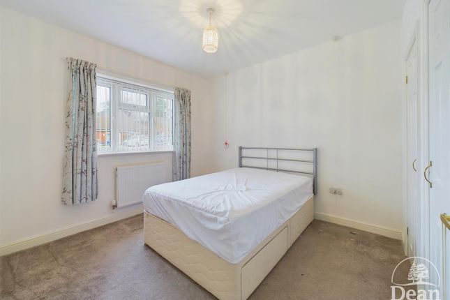 63, Kings Meade, Coleford photo 4