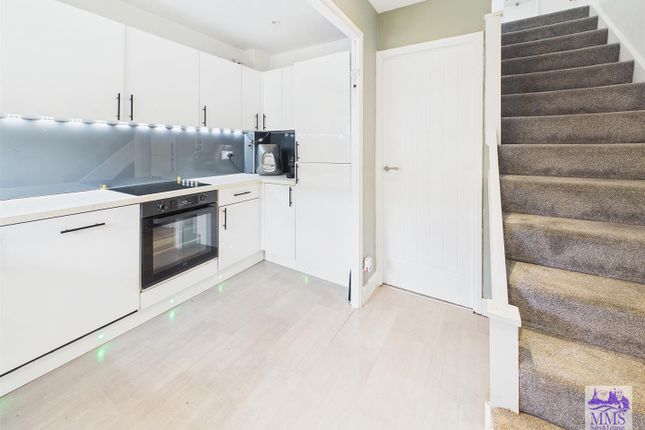 24, Resolution Close, Walderslade photo 2