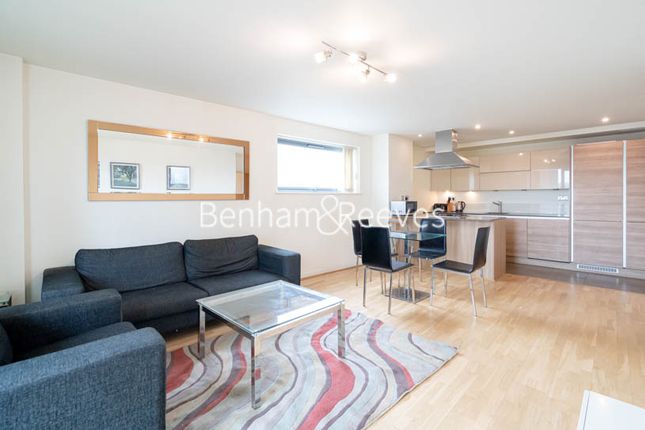Thumbnail Flat to rent in Crowder Street, Wapping
