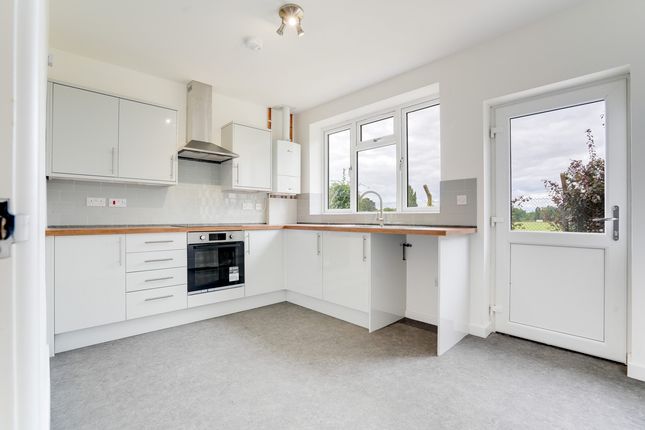 40, Woodbury Road North, Stourport-on-Severn photo 3