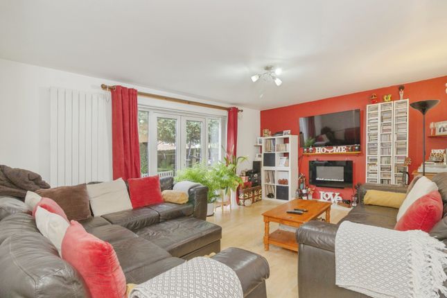 21, Southfields Avenue, Leicestershire photo 4
