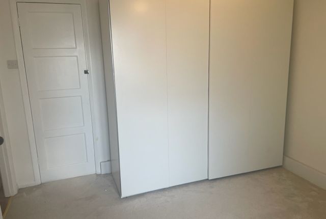 810, Chigwell Road, Woodford Green photo 5