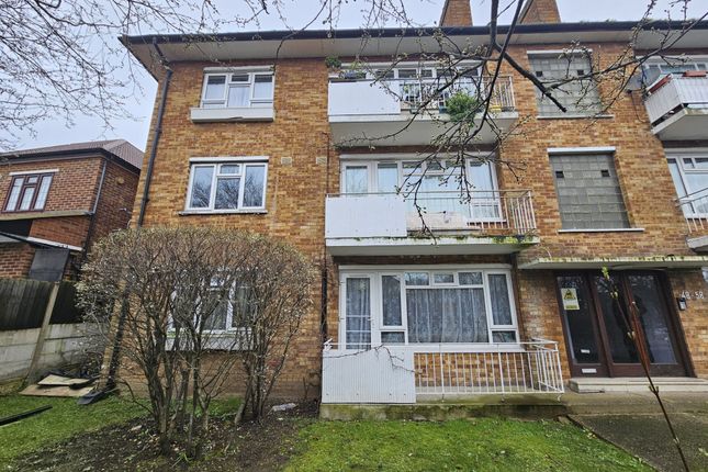 Flat for sale in The Paddocks, Wembley